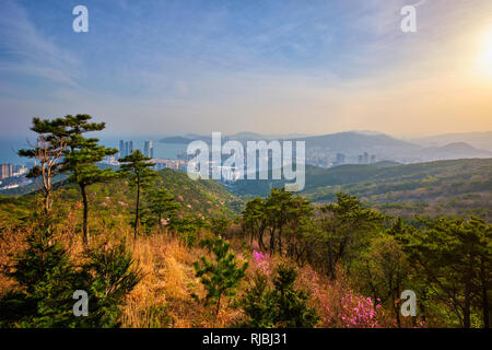 Busan cityscape Gwangan Bridge sul tramonto Foto Stock