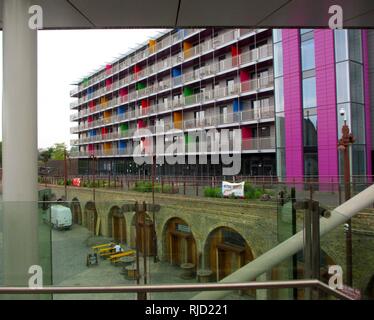 Mercato Deptford cortile dalla stazione Deptford, Londra, Regno Unito. Foto Stock