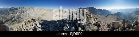 Summit panorama dal vicino alla sommità del monte George Davis Foto Stock