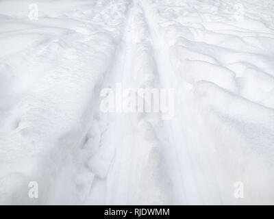 Pista di Sci in fresco di neve profonda close up Foto Stock