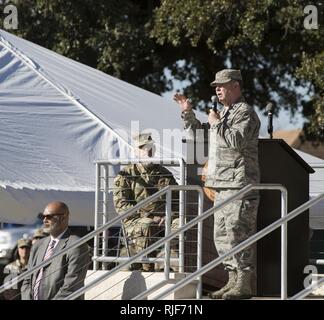 Il Mag. Gen. John F. Nichols, in uscita Texas aiutante generale, affronta le sue truppe durante l'Aiutante Generale Modifica del comando cerimonia al Camp Mabry di Austin, TX su gennaio 12, 2019. Nichols si è ritirato dopo che serve come il Texas aiutante generale dal febbraio 2011. Stati Uniti Esercito nazionale Guard Foto Stock