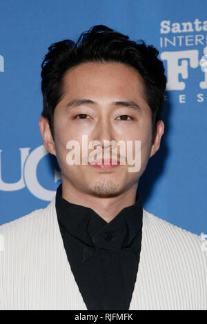 Santa Barbara, Stati Uniti d'America. 05 feb 2019. Santa Barbara, CA - Feb 05: Steven Yeun assiste i virtuosi Award presso la trentaquattresima edizione annuale di Santa Barbara International Film Festival presso il Teatro di Arlington nel febbraio 05, 2019 a Santa Barbara, CA. Credito: CraSH/imageSPACE Credito: Imagespace/Alamy Live News Foto Stock