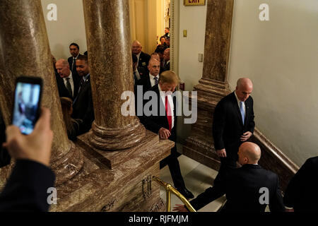 Febbraio 5, 2019 - Washington, DC: presidente Donald Trump dopo il discorso sullo stato dell'Unione presso il Campidoglio di Washington il 5 febbraio 2019. Credito: Doug Mills/piscina, via CNP | Utilizzo di tutto il mondo Foto Stock