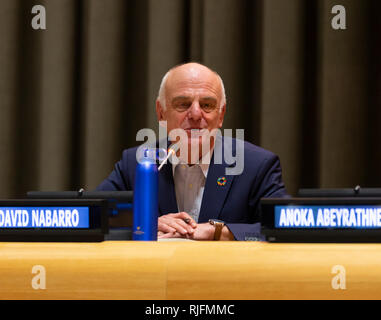 New York, NY - Febbraio 5, 2019: Dott. David Nabarro parla al momento del lancio di mangiare-Lancet Relazione della Commissione sugli alimenti, pianeta, salute presso la sede delle Nazioni Unite Credito: lev radin/Alamy Live News Foto Stock