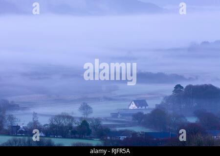 Ystrad Meurig, Ceredigion, Wales, Regno Unito 06 Febbraio 2019 UK meteo: Foschia mattutina cercando lungo la valle Ystwyth da Ystrad Meurig in Ceredigion ,Galles. Credito: Ian Jones/Alamy Live News Foto Stock