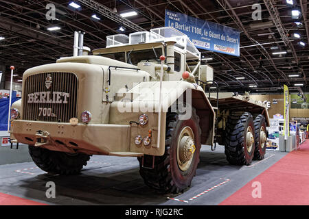 Parigi, Francia. 05 feb 2019. Berliet T 100 - La mostra Retromobile apre le sue porte dal 6 febbraio al 10, 2019, Porte de Versailles di Parigi in Francia. Credito: Bernard Menigault/Alamy Live News Foto Stock