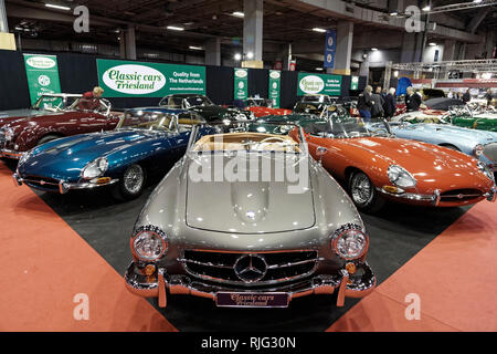 Parigi, Francia. 05 feb 2019. Il Retromobile mostra apre le sue porte dal 6 febbraio al 10, 2019, Porte de Versailles di Parigi in Francia. Credito: Bernard Menigault/Alamy Live News Foto Stock