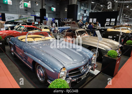 Parigi, Francia. 05 feb 2019. Il Retromobile mostra apre le sue porte dal 6 febbraio al 10, 2019, Porte de Versailles di Parigi in Francia. Credito: Bernard Menigault/Alamy Live News Foto Stock