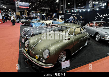 Parigi, Francia. 05 feb 2019. Il Retromobile mostra apre le sue porte dal 6 febbraio al 10, 2019, Porte de Versailles di Parigi in Francia. Credito: Bernard Menigault/Alamy Live News Foto Stock