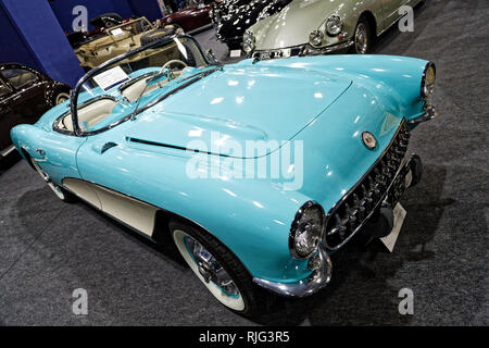 Parigi, Francia. 05 feb 2019. 1957 Chevrolet Corvette ci - la mostra Retromobile apre le sue porte dal 6 febbraio al 10, 2019, Porte de Versailles di Parigi in Francia. Credito: Bernard Menigault/Alamy Live News Foto Stock