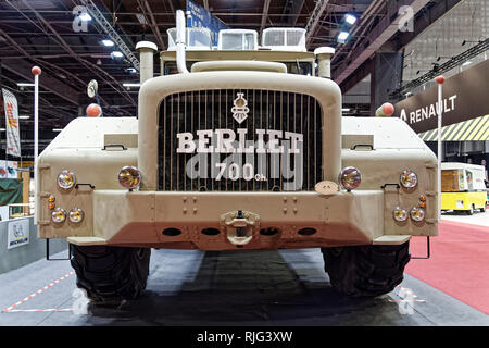 Parigi, Francia. 05 feb 2019. Berliet T 100 - La mostra Retromobile apre le sue porte dal 6 febbraio al 10, 2019, Porte de Versailles di Parigi in Francia. Credito: Bernard Menigault/Alamy Live News Foto Stock