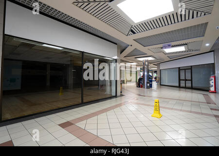 Kirkcaldy, Scotland, Regno Unito. 6 Feb 2019. I distacchi shopping centre in Kirkcaldy è stata venduta all'asta a Londra il 5 febbraio, 2019 con un prezzo di orientamento di una sterlina. Finalmente è stato venduto per tre cento e dieci mila libbre. Credito: Iain Masterton/Alamy Live News Foto Stock