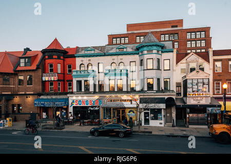 Le aziende sul diciottesimo Street, in Adams-Morgan, Washington DC Foto Stock