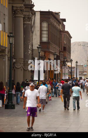 Tradizionali balconi in Lima, Perù Foto Stock