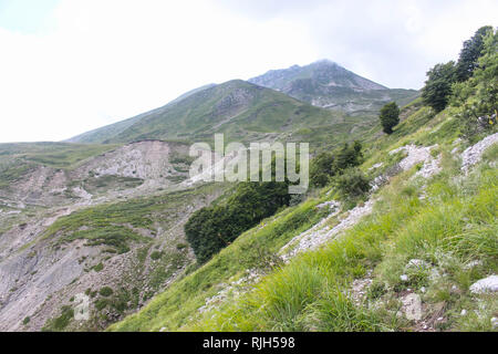 Vista dal crinale del monte Ostrovica / Ostrovice in Albania Foto Stock