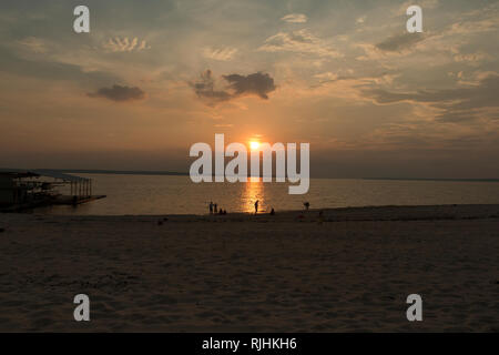 Tramonto al fiume Foto Stock