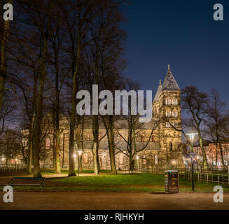 La cattedrale (Domkyrkan) di notte, Lund, Skane, Svezia e Scandinavia Foto Stock