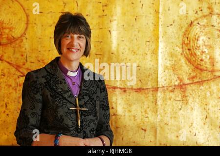 Il Reverendissimo Rachel Treweek, Vescovo di Gloucester Foto Stock