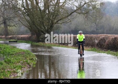 Inondazioni su corsie intorno al fiume Severn, vicino a Gloucester foto da Antony Thompson - Mille parola Supporti, nessun vendite, nessun syndication. Contatto per mo Foto Stock