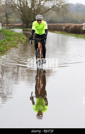 Inondazioni su corsie intorno al fiume Severn, vicino a Gloucester foto da Antony Thompson - Mille parola Supporti, nessun vendite, nessun syndication. Contatto per mo Foto Stock