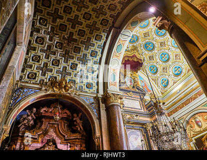 Torino, Italia - Gennaio 1, 2019. Dettaglio del soffitto della Chiesa di San Carlo Borromeo Chiesa. Torino Piemonte, Italia. Foto Stock