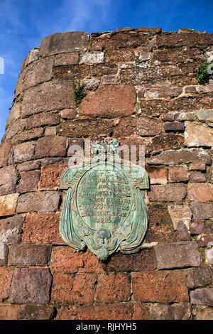 Exeter - Inghilterra,West Gate Exeter muro romano,tavolo, UK, antica, architettura, Business, Business Finanza e Industria, Cafe, Cattedrale, Città Foto Stock
