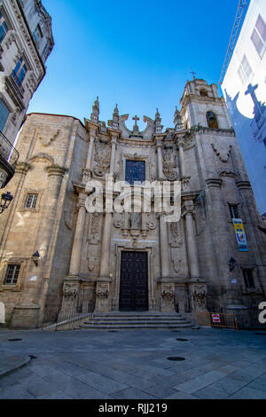 Orense, Spagna; Settembre 2018: Santa Eufemia Chiesa Ourense è la seconda chiesa più grande dopo la cattedrale. La sua costruzione iniziò nel xvii centur Foto Stock