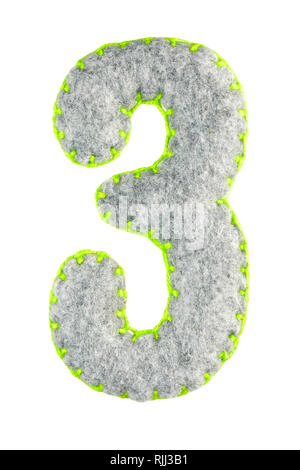 Il numero 3. Fatto a mano numero tre dal feltro grigio isolato su sfondo bianco. Serie di numeri dal feltro grigio giocattoli. Soft font con bordi arrotondati per l'uso Foto Stock