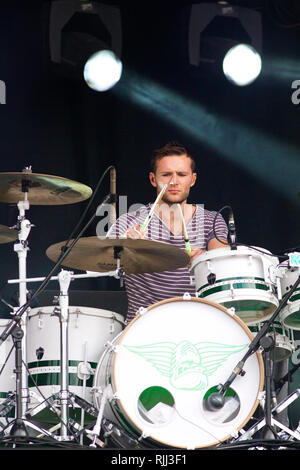 Harry Judd da McFly esegue sul palco di Hyde Park il 4 Agosto 2012 Foto Stock