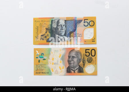 $50 Australian nuova e vecchia banca nota isolata contro uno sfondo bianco Foto Stock