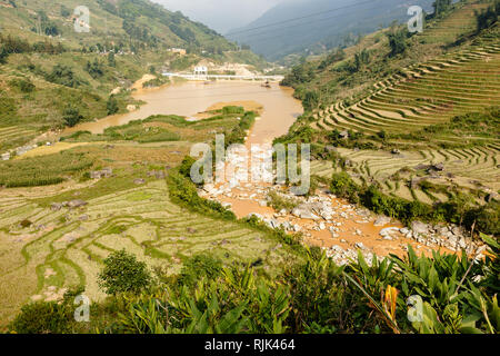 Riso terrazzati paesaggio del campo vicino a Sapa Lao Cai, Vietnam. Foto Stock