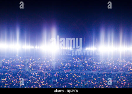 Camp Nou, Barcellona, Spagna. 6 febbraio, 2019. La Copa del Rey football semi finale, prima gamba, Barcellona contro il Real Madrid; i sostenitori del FC Barcelona durante il credito di gioco: Azione Plus sport/Alamy Live News Foto Stock