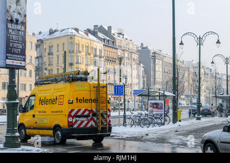 Il traffico di automobili in Tervueren avenue, Bruxelles, Belgio Foto Stock