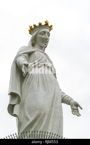 Nostra Signora del Libano statua in Harissa Foto Stock