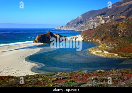 Splendidi panorami dell'oceano lungo la Pacific Coast Highway, CALIFORNIA, STATI UNITI D'AMERICA Foto Stock