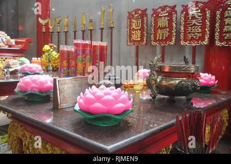 Situazione in Xian ma il tempio che è stato decorato per il nuovo anno lunare. Indonesiano discendenti cinesi si stanno preparando per le celebrazioni del Capodanno Foto Stock