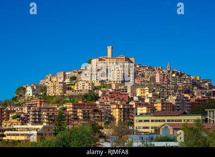 Palombara Sabina (Italia) - una piccola città sulla collina nella zona metropolitana di Roma sulla campagna Sabina. Qui la vista del bel centro storico. Foto Stock