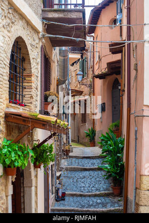 Palombara Sabina (Italia) - una piccola città sulla collina nella zona metropolitana di Roma sulla campagna Sabina. Qui la vista del bel centro storico. Foto Stock