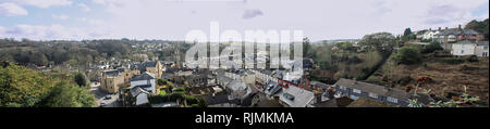 Vista panoramica di Tavistock, una città di mercato sul bordo del Dartmoor nel Devon. Un centro commerciale con una forte comunità locale Foto Stock