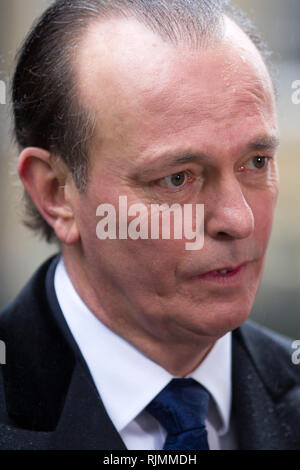 Quentin Willson di FairFuelUK, esterno 10 di Downing Street a Londra. Il 7 marzo 2012. Foto Stock