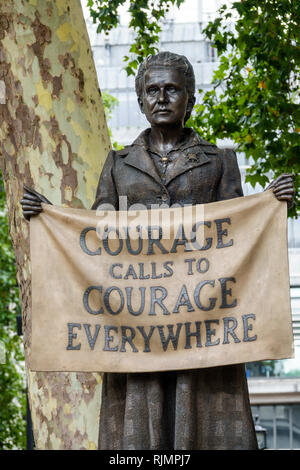 Regno Unito Gran Bretagna Inghilterra Londra Westminster Parliament Square Garden Parco pubblico plaza suffragist suffragette Millicent Fawcett st Foto Stock