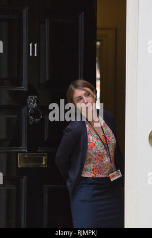 Il papavero Mitchell-Rose, consigliere speciale al Cancelliere dello Scacchiere George Osborne, esterno 11 di Downing Street a Londra il 17 settembre 2012. Foto Stock