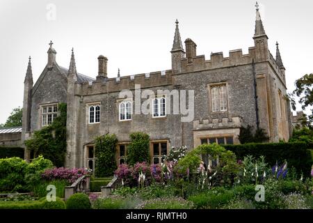 Il Manor House al centro del Cotswold Wildlife Park a Burford, Oxfordshire 18 Giugno 2018 Foto Stock