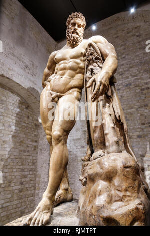 Londra Inghilterra Gran Bretagna Mayfair Piccadilly Burlington House Accademia reale di scultura Farnese Ercole gesso cas Foto Stock