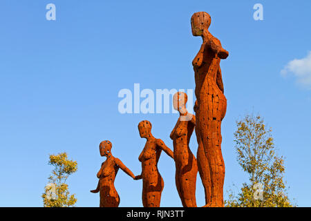 Dettaglio di Rick Kirby la scultura "Arco degli angeli", che è parte di un sentiero di scultura in Portishead, Regno Unito. Foto Stock