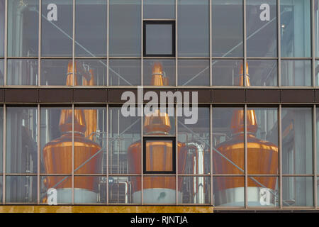 Rame di grandi dimensioni o di whisky whiskey stills in Clonakilty West Cork in Irlanda Foto Stock