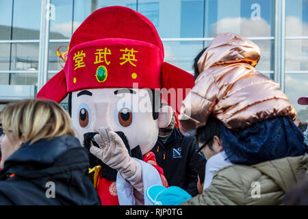 Noisy-le-Grand, Francia - Febbraio 18,2018: Immagine di cinese tradizionale caratteri durante il Nuovo Anno Cinese parade di Nosy-le-Grand il 18 febbraio Foto Stock