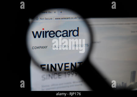 Il sito web Wirecard visto attraverso una lente di ingrandimento Foto Stock