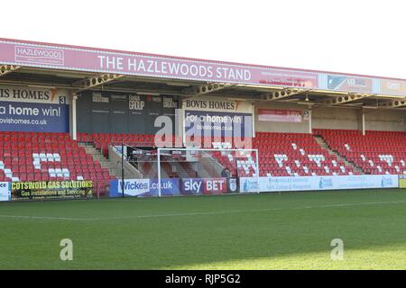 Cheltenham Town FC v Yeovil Town FC presso la rampa di LCI Stadium, Whaddon Road (Sky scommessa lega due - 26 dicembre 2017) - Foto di Antony Thompson - TH Foto Stock