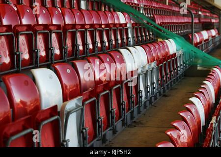 Cheltenham Town FC v Yeovil Town FC presso la rampa di LCI Stadium, Whaddon Road (Sky scommessa lega due - 26 dicembre 2017) - Foto di Antony Thompson - TH Foto Stock